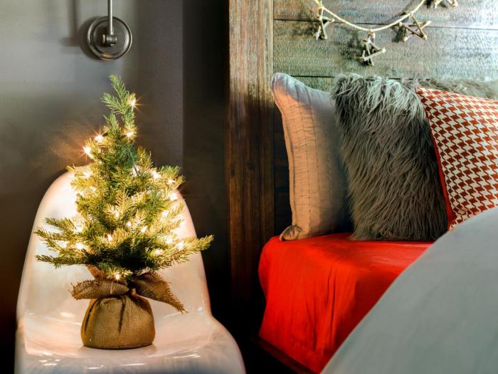 How to decorate apartment for christmas