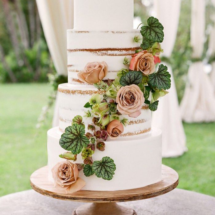 How to decorate wedding cakes