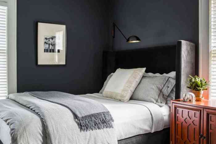 How to decorate a bedroom dark gray