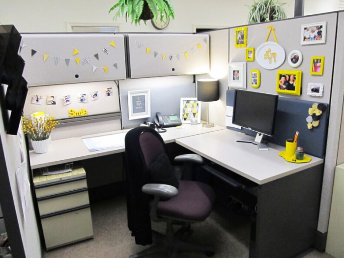 How to decorate office space at home