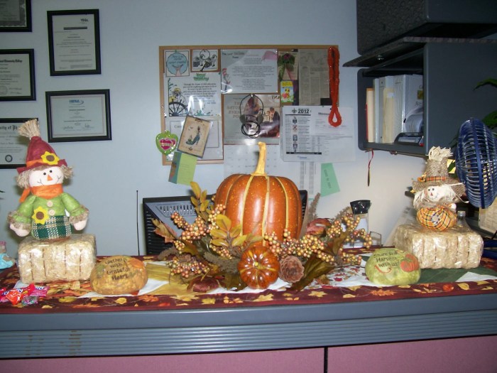 How to decorate an office for thanksgiving