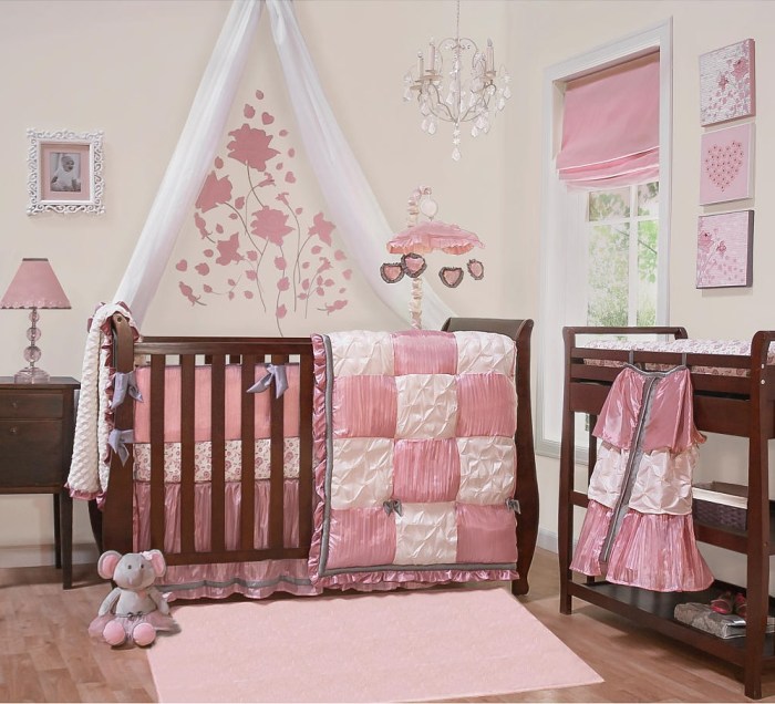 How to decorate an infant room